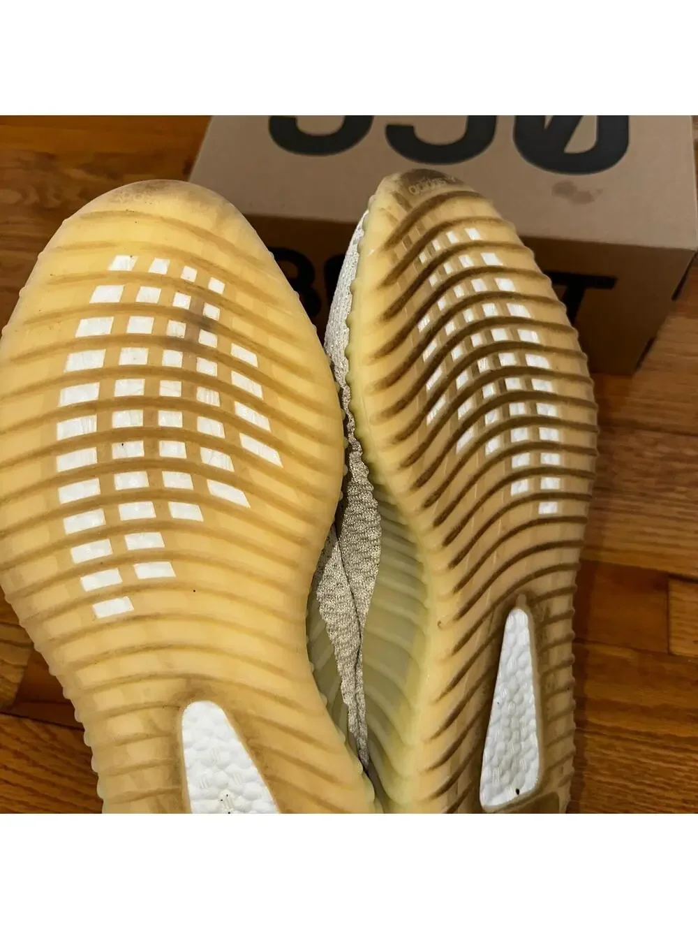 Adidas Yeezy Boost 350 V2 Low Light Size 11 With Box Lightly Worn White